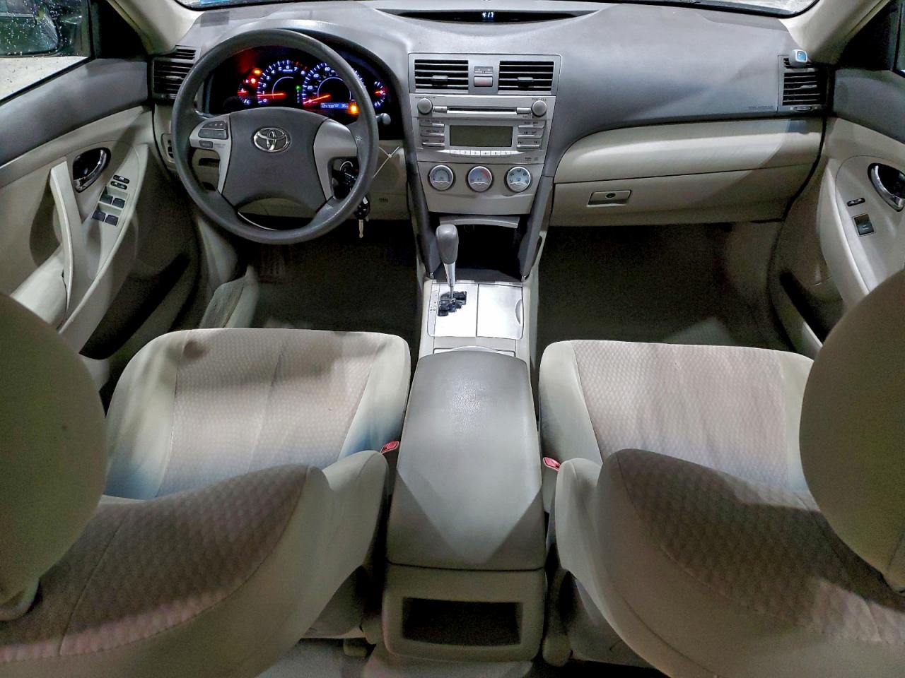 2010 TOYOTA CAMRY BASE photo 8