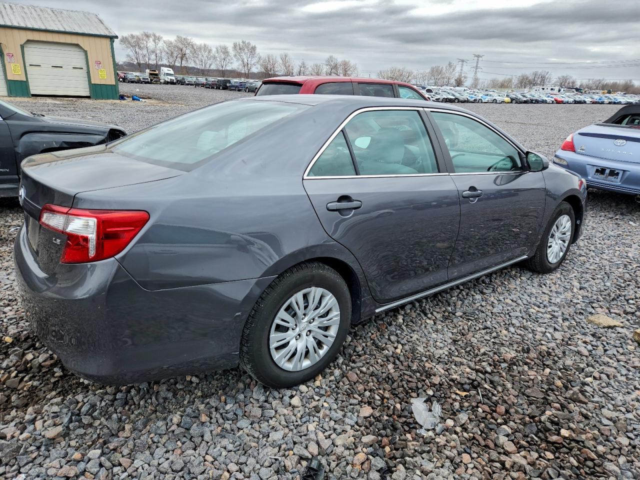 2014 TOYOTA CAMRY photo 3