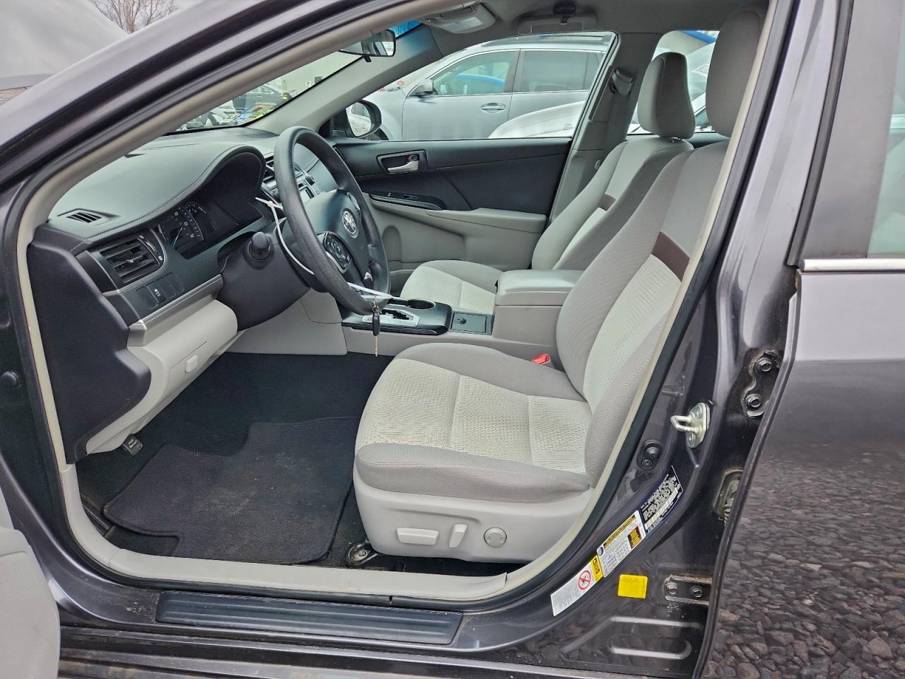 2014 TOYOTA CAMRY photo 7