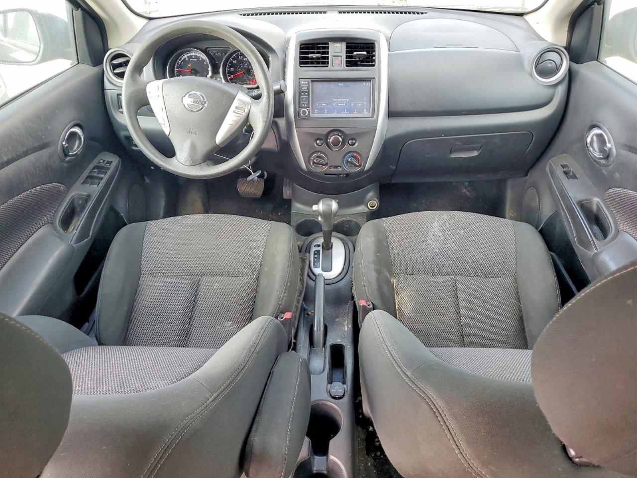 2019 NISSAN VERSA S photo 8