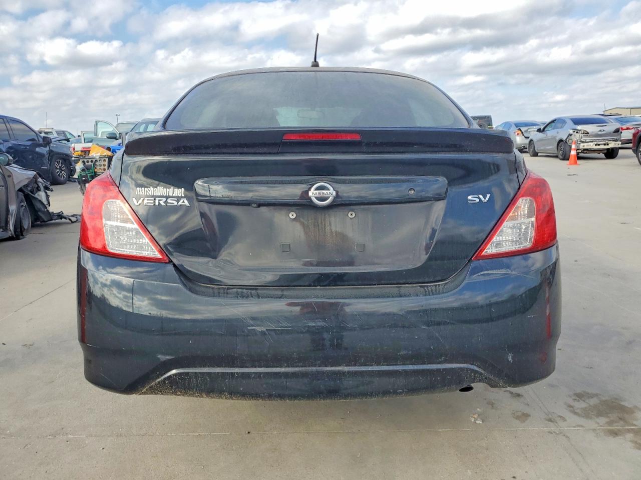 2019 NISSAN VERSA S photo 6