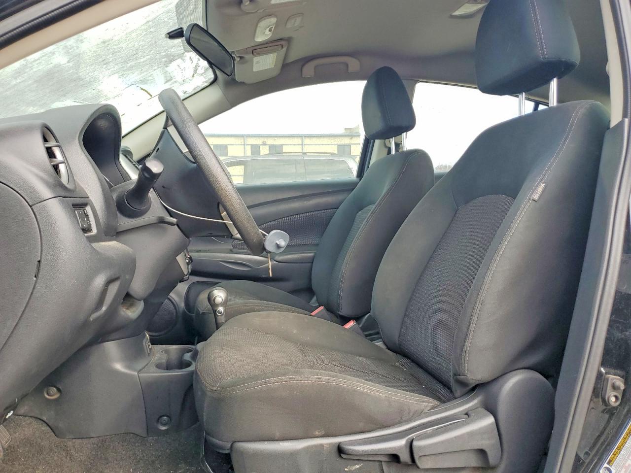 2019 NISSAN VERSA S photo 7