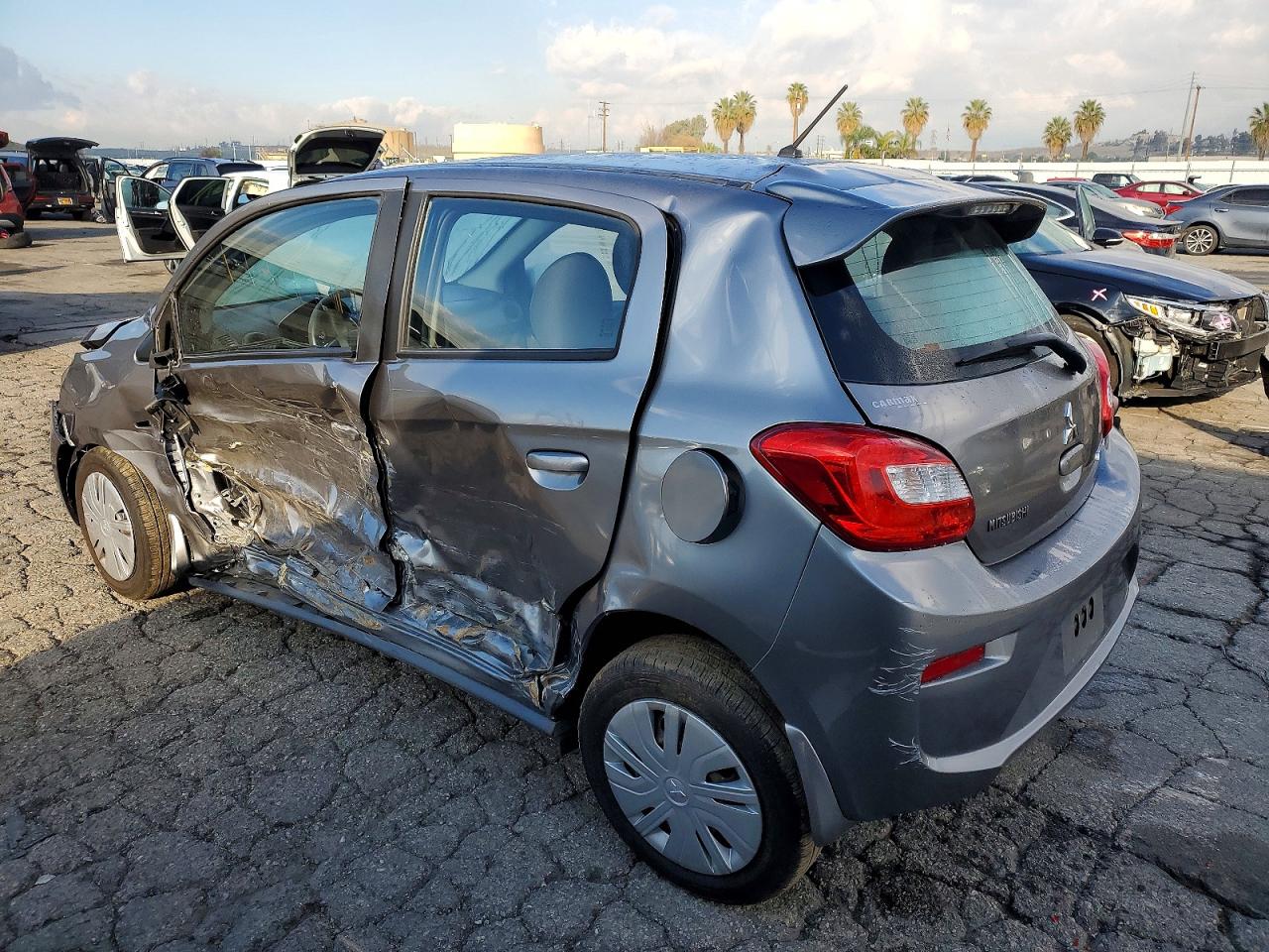 2017 MITSUBISHI MIRAGE ES photo 2