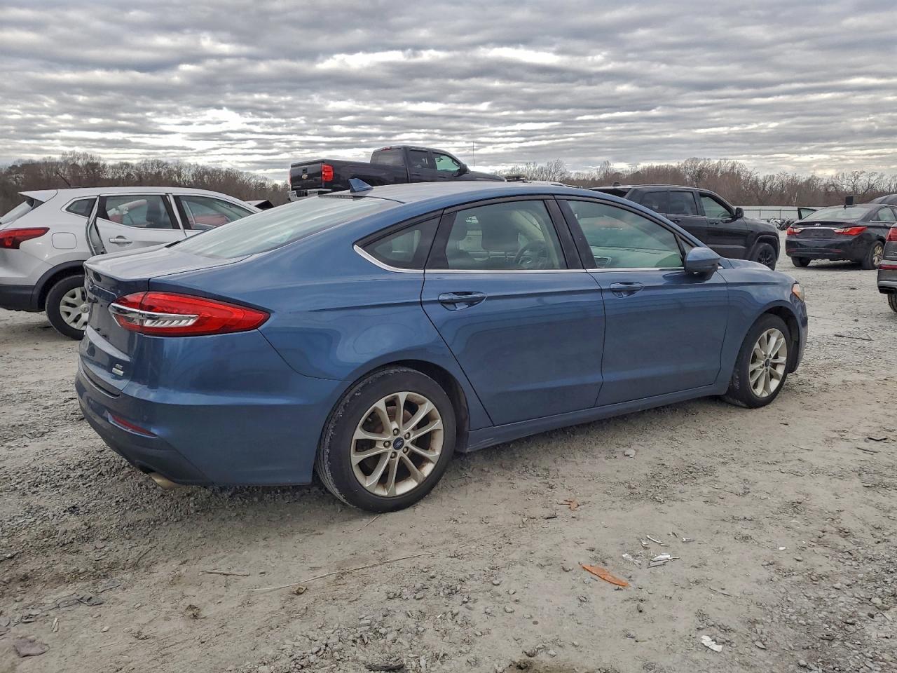 2019 FORD FUSION SE photo 5