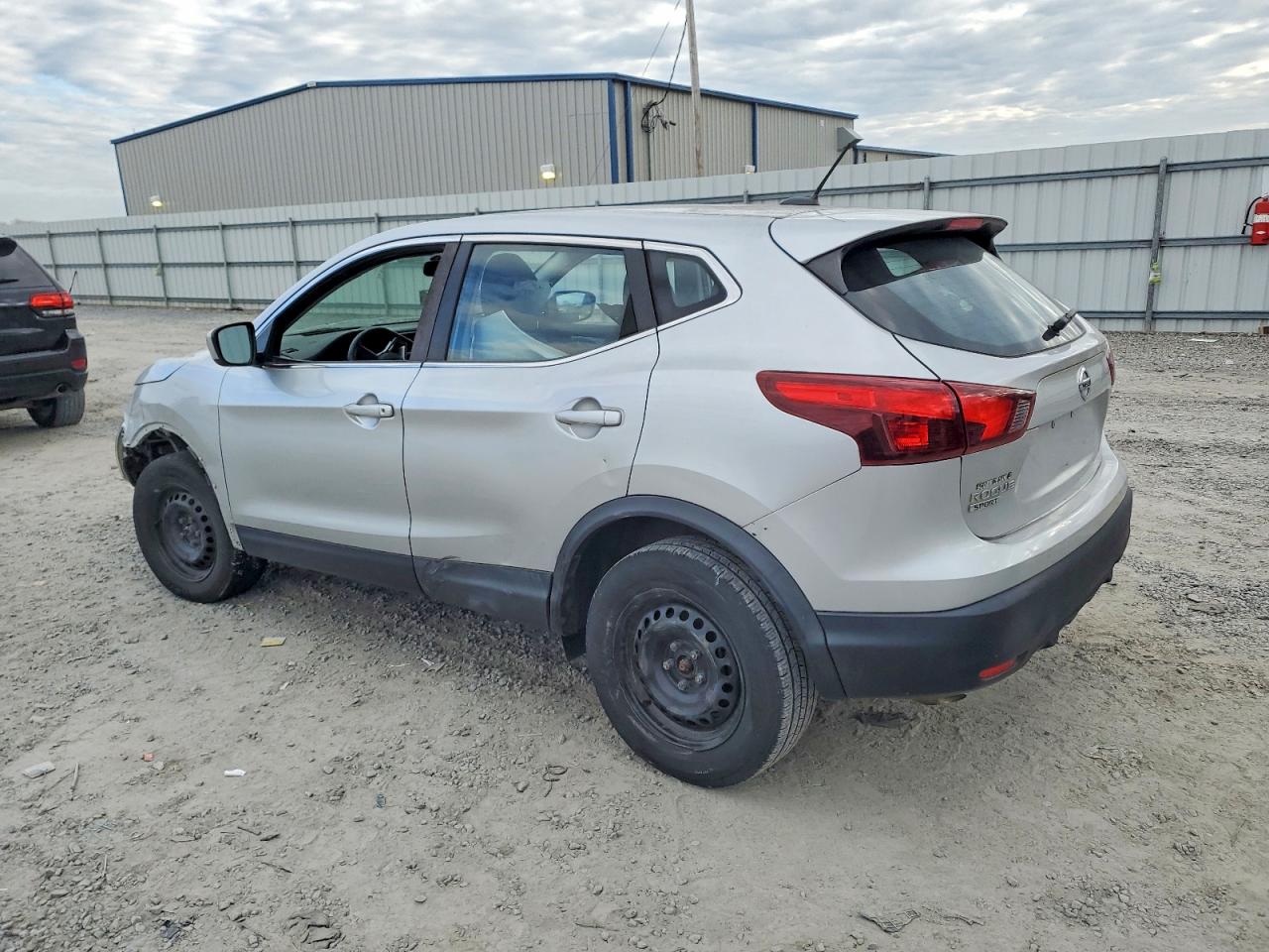 2018 NISSAN ROGUE SPORT S photo 3