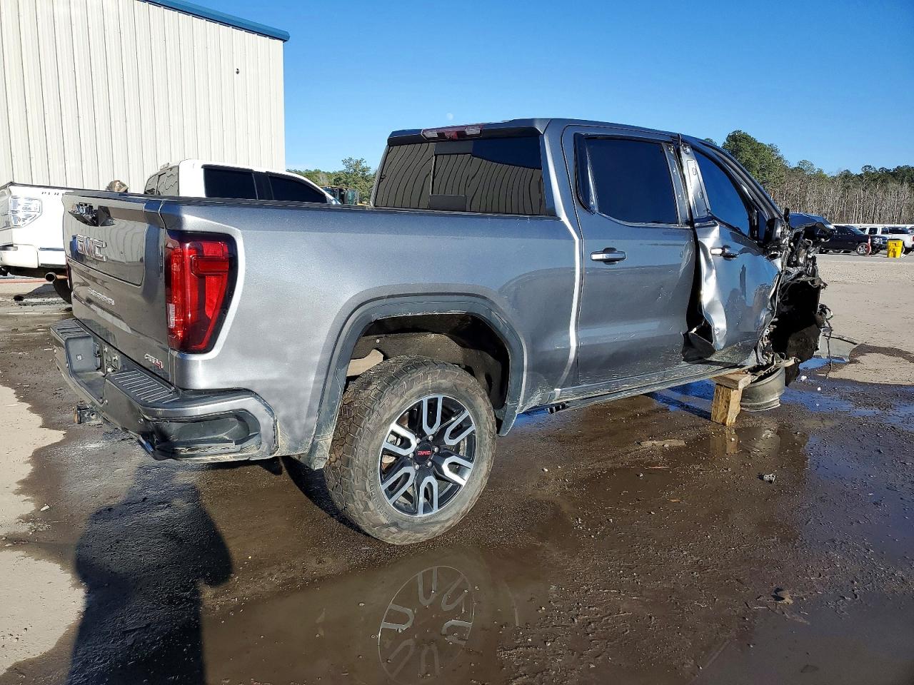 2021 GMC SIERRA K1500 AT4 photo 3