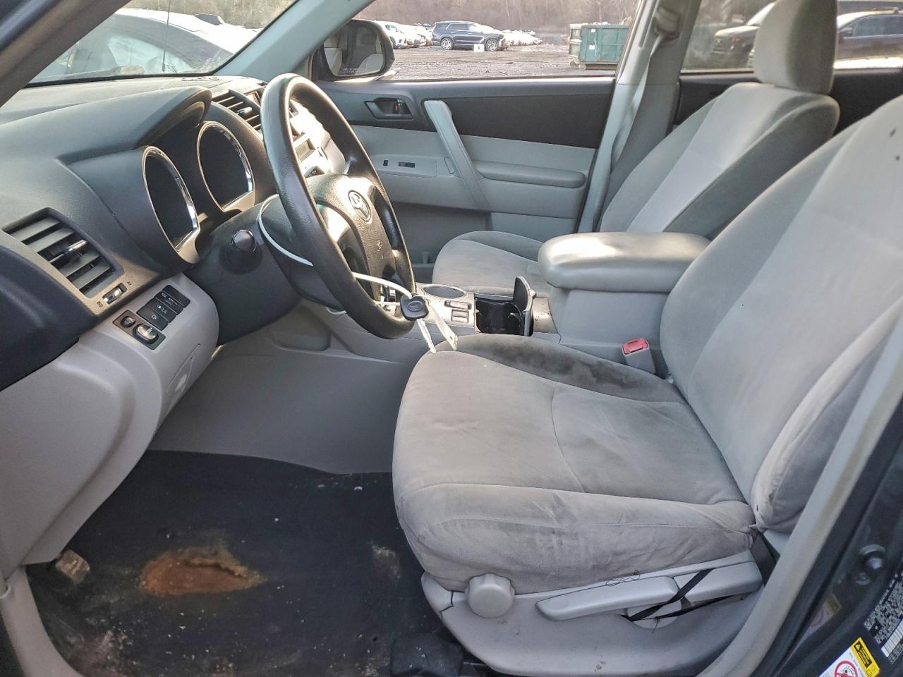 2011 TOYOTA HIGHLANDER BASE photo 7