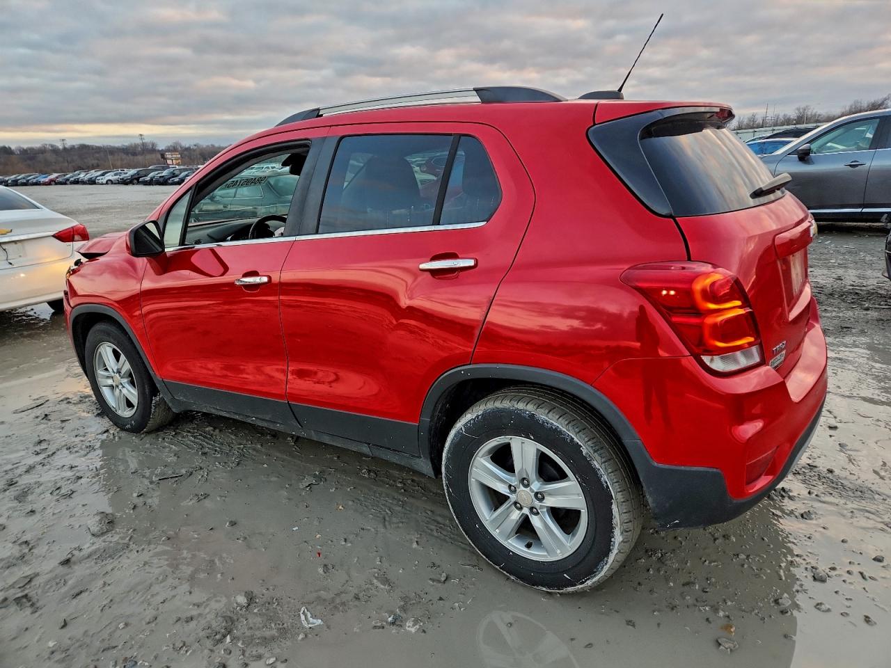 2017 CHEVROLET TRAX 1LT photo 2