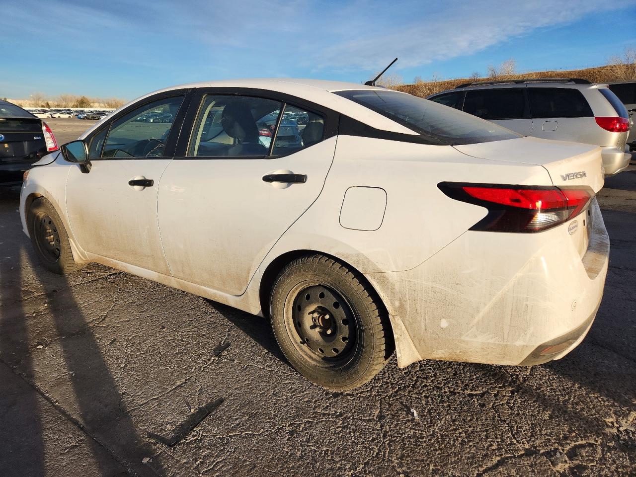 2020 NISSAN VERSA S photo 3