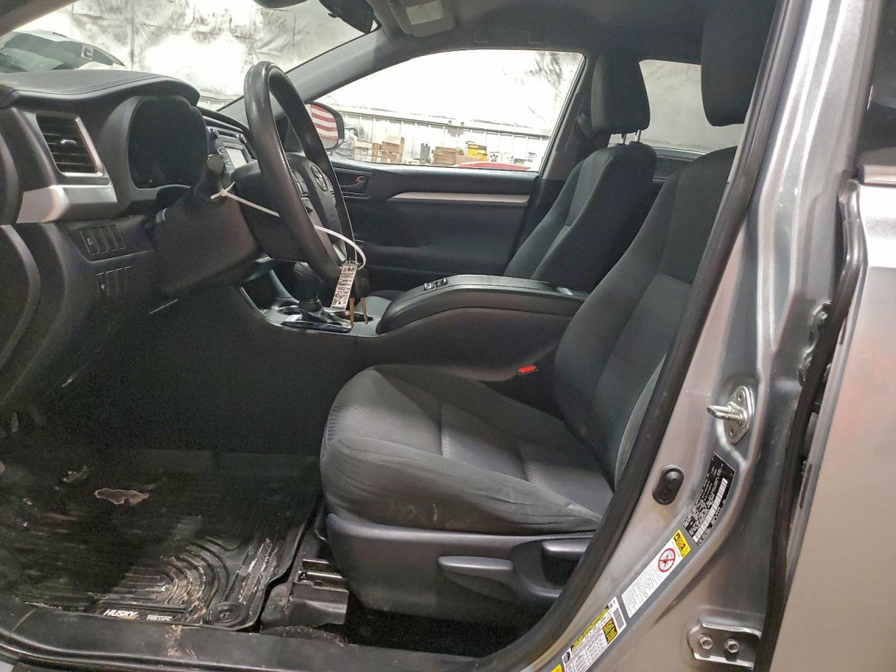 2019 TOYOTA HIGHLANDER LE photo 13
