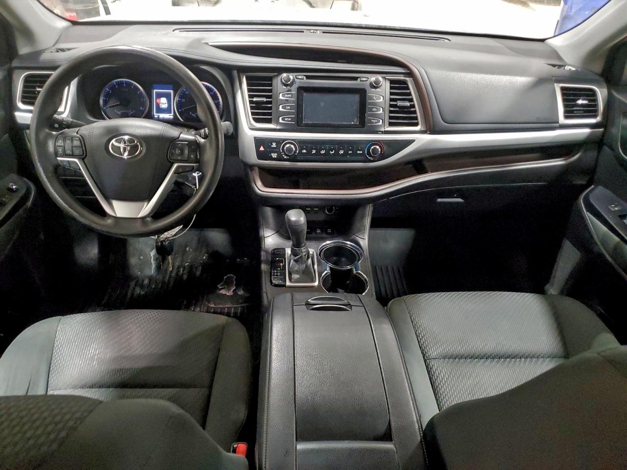 2019 TOYOTA HIGHLANDER LE photo 15