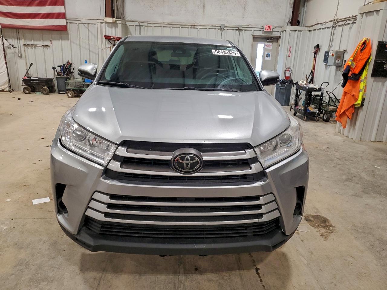 2019 TOYOTA HIGHLANDER LE photo 9