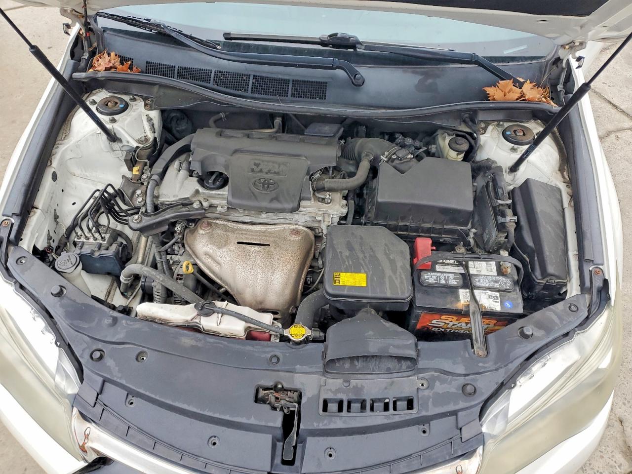 2015 TOYOTA CAMRY LE photo 11