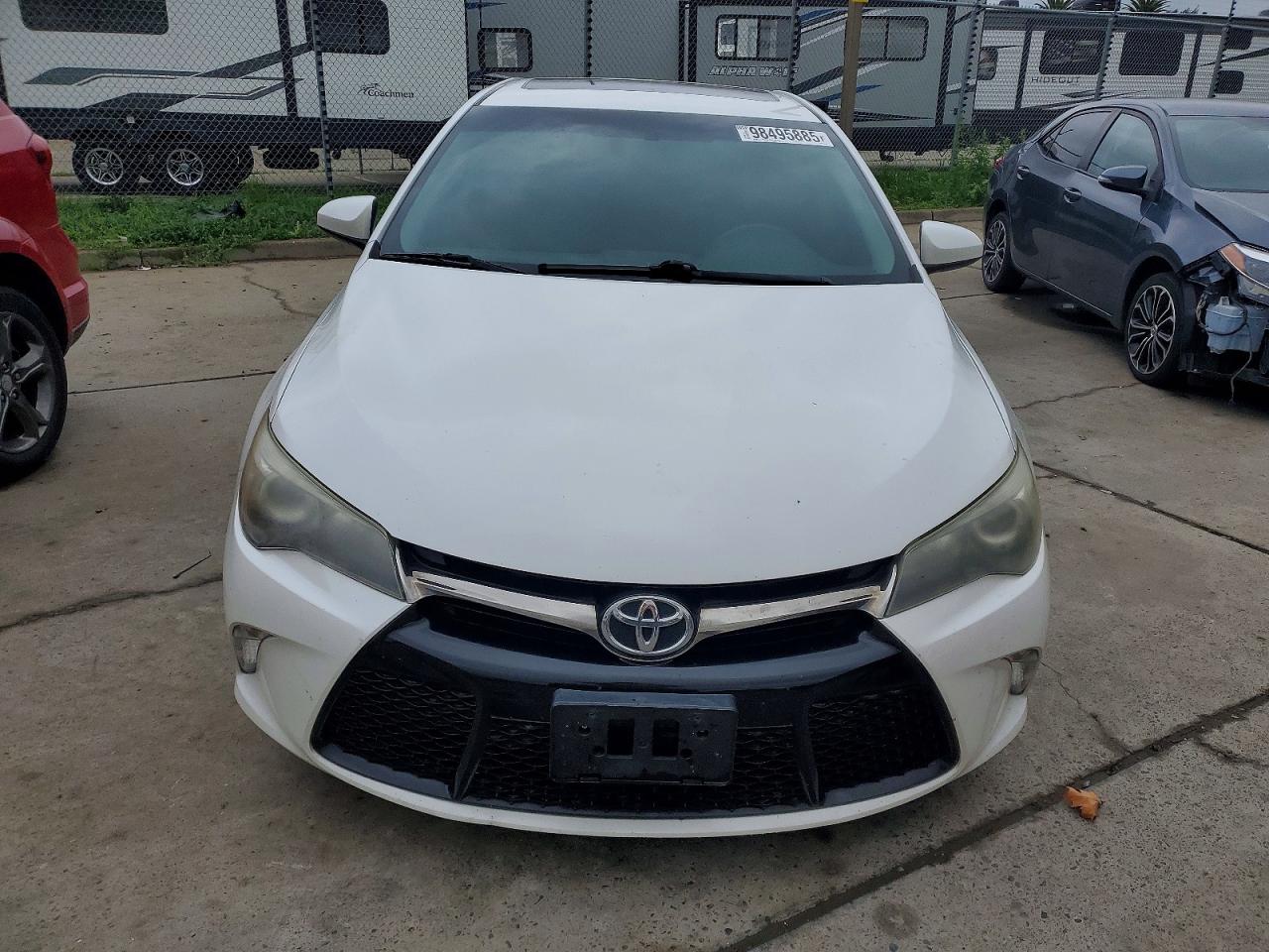 2015 TOYOTA CAMRY LE photo 5