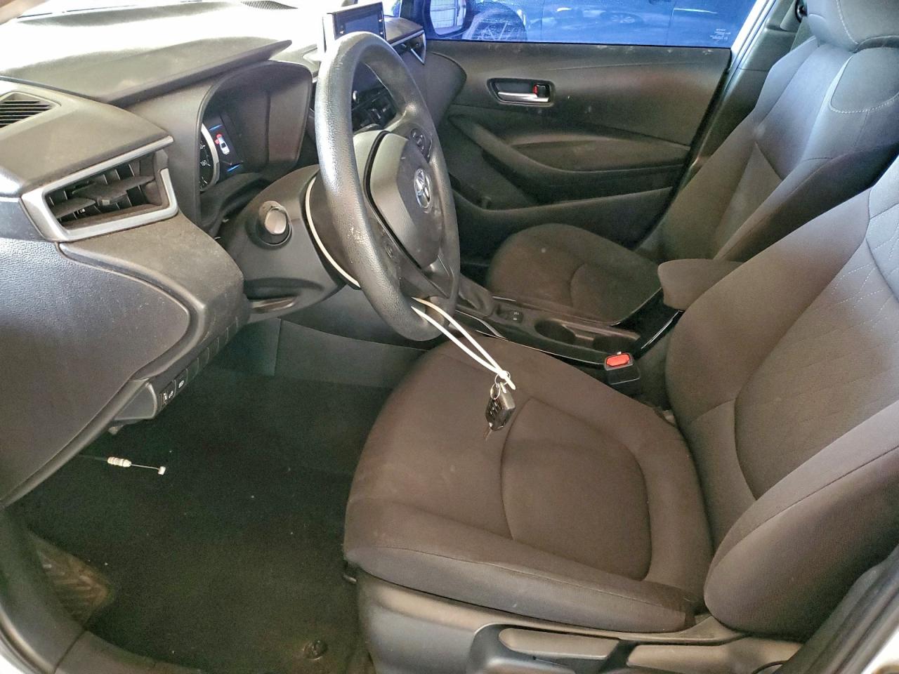 2020 TOYOTA COROLLA LE photo 13