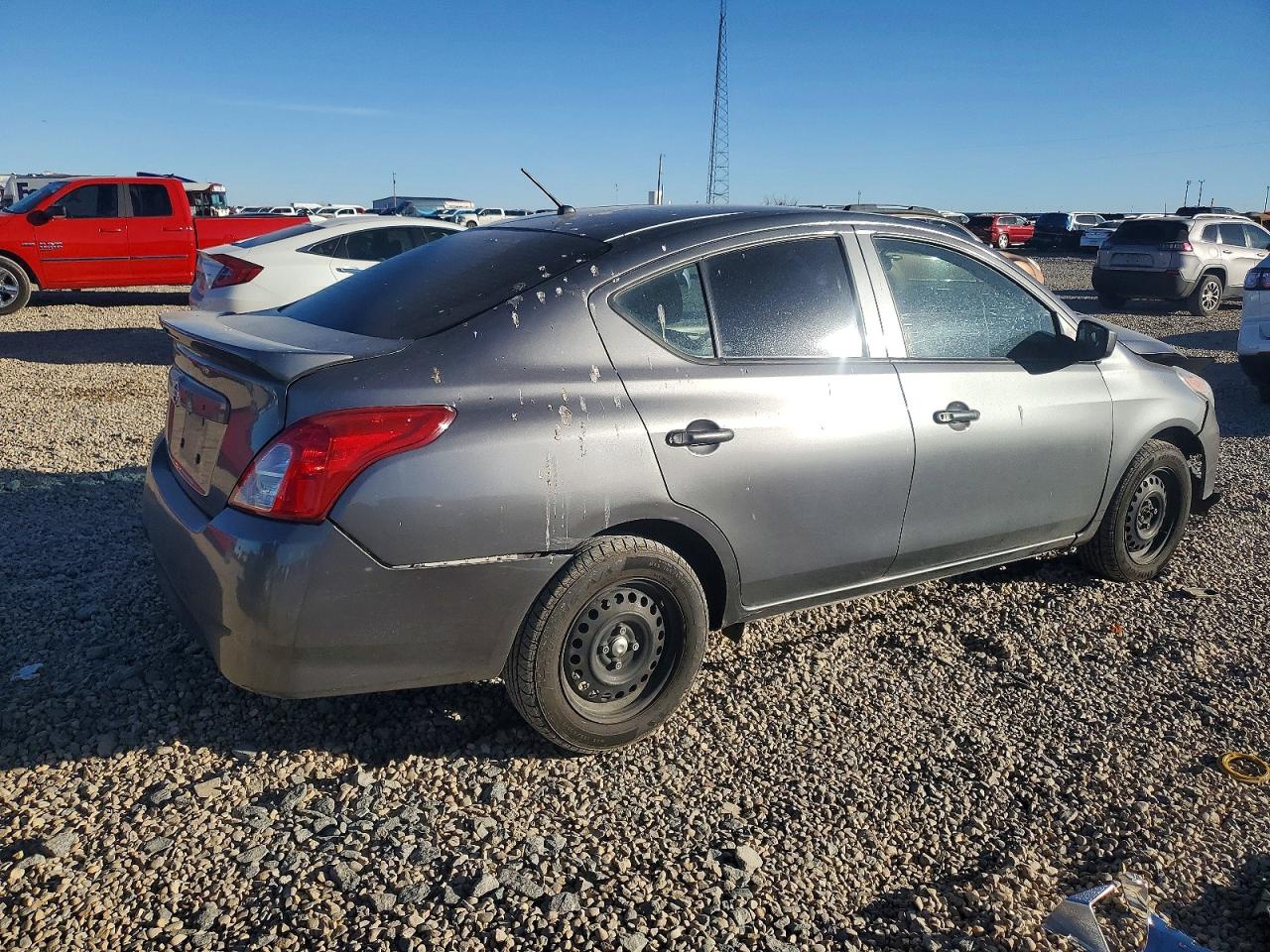 2019 NISSAN VERSA S photo 7