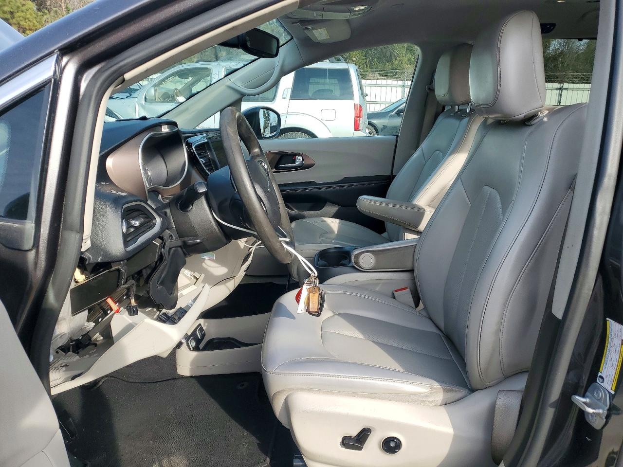 2021 CHRYSLER VOYAGER LXI photo 7