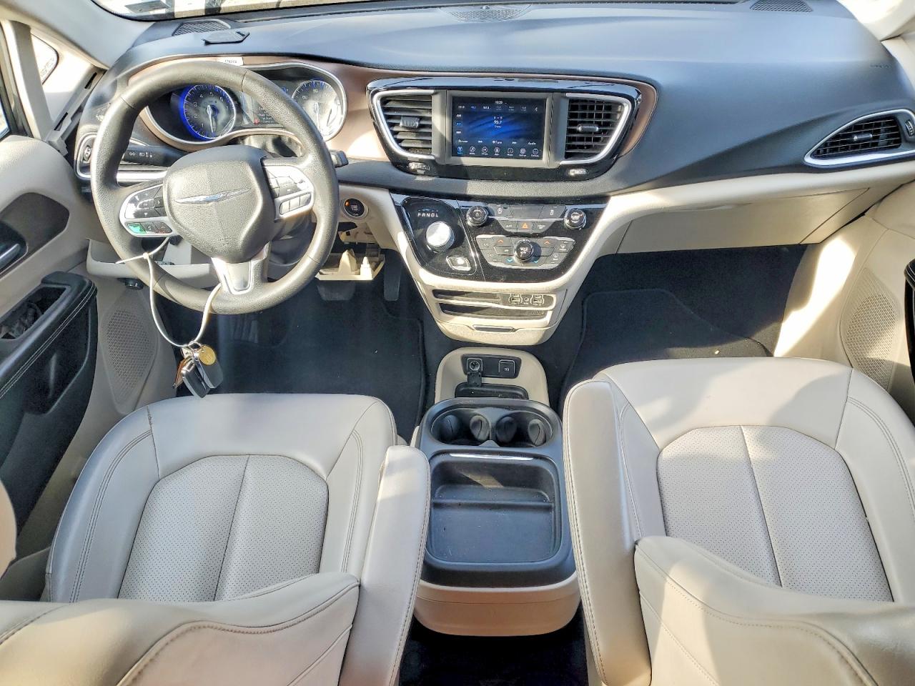 2021 CHRYSLER VOYAGER LXI photo 8