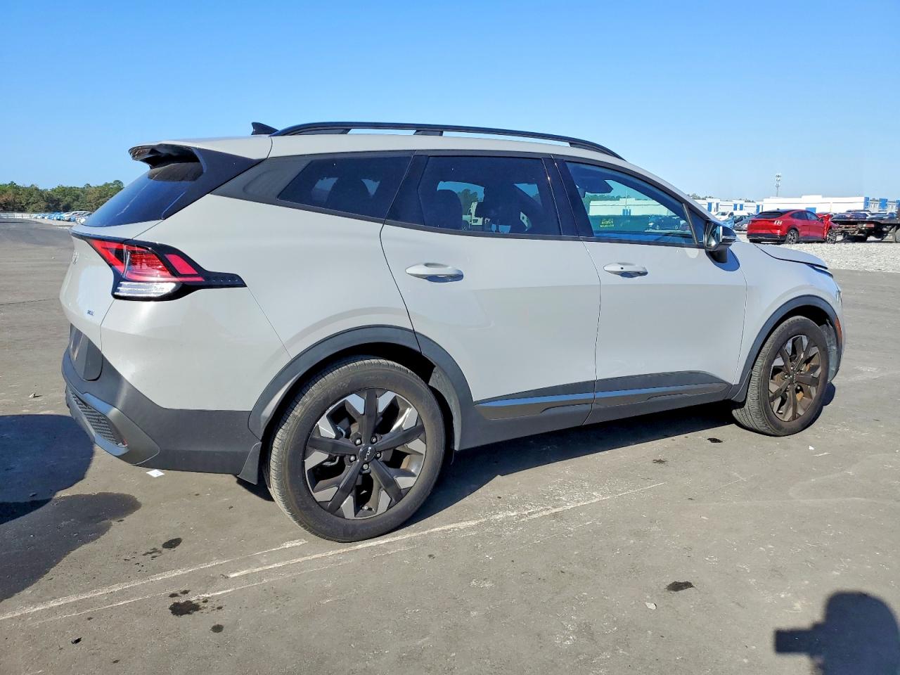2023 KIA SPORTAGE X LINE photo 3