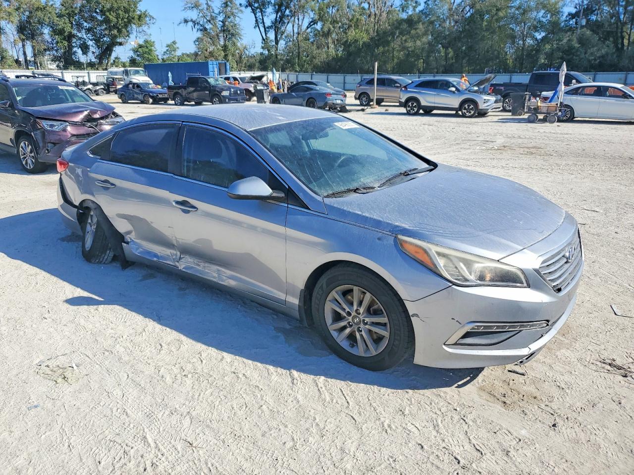 2015 HYUNDAI SONATA SE photo 4
