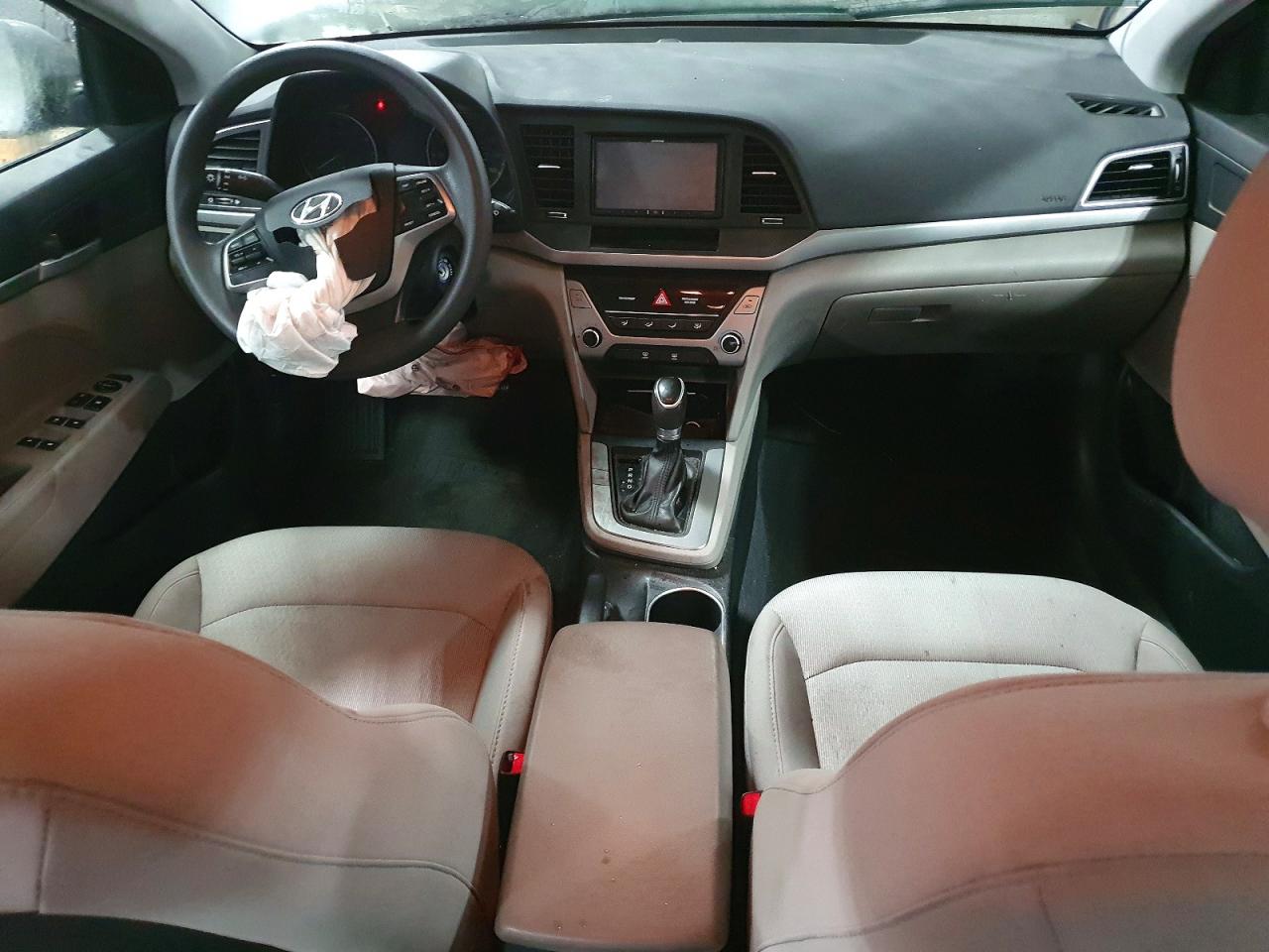2017 HYUNDAI ELANTRA SE photo 8