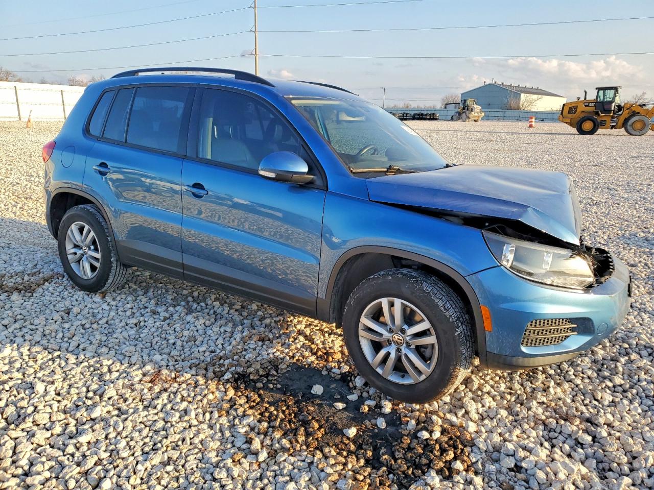 2017 VOLKSWAGEN TIGUAN S photo 4