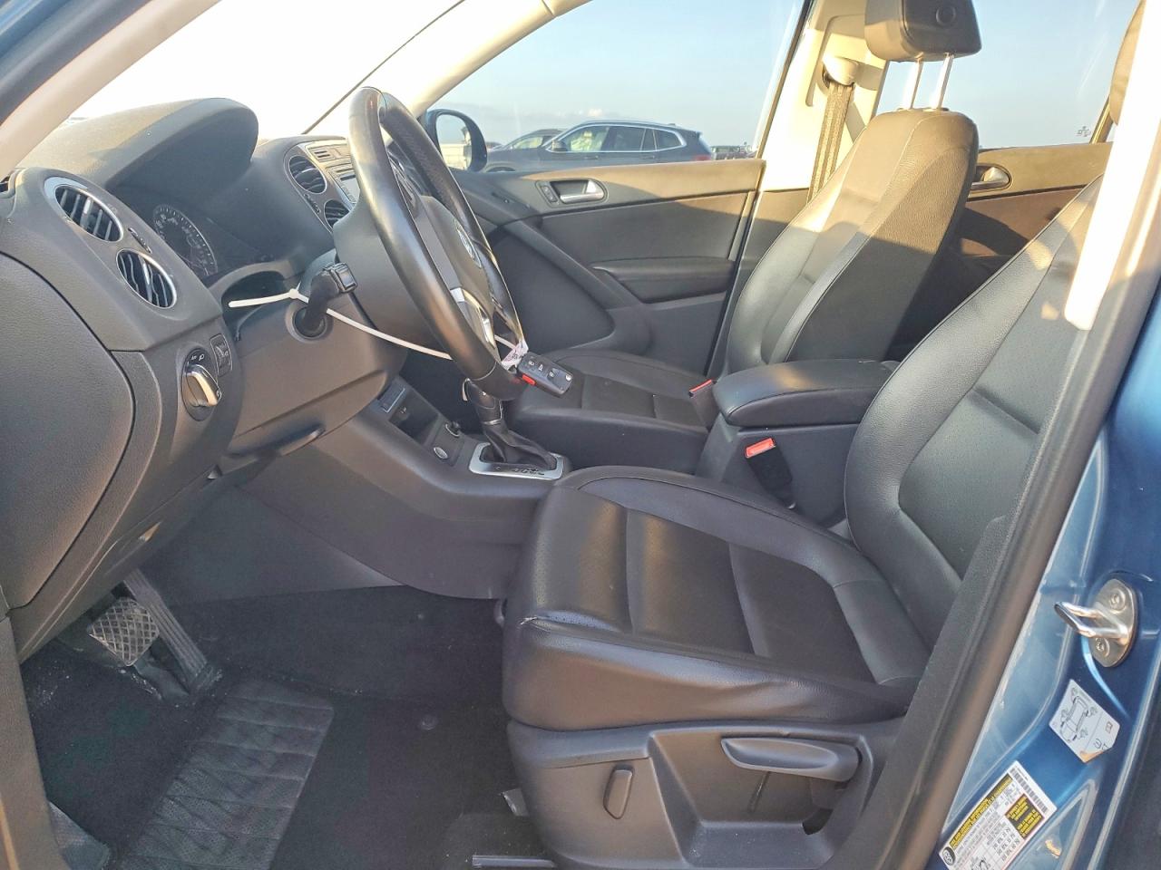 2017 VOLKSWAGEN TIGUAN S photo 7