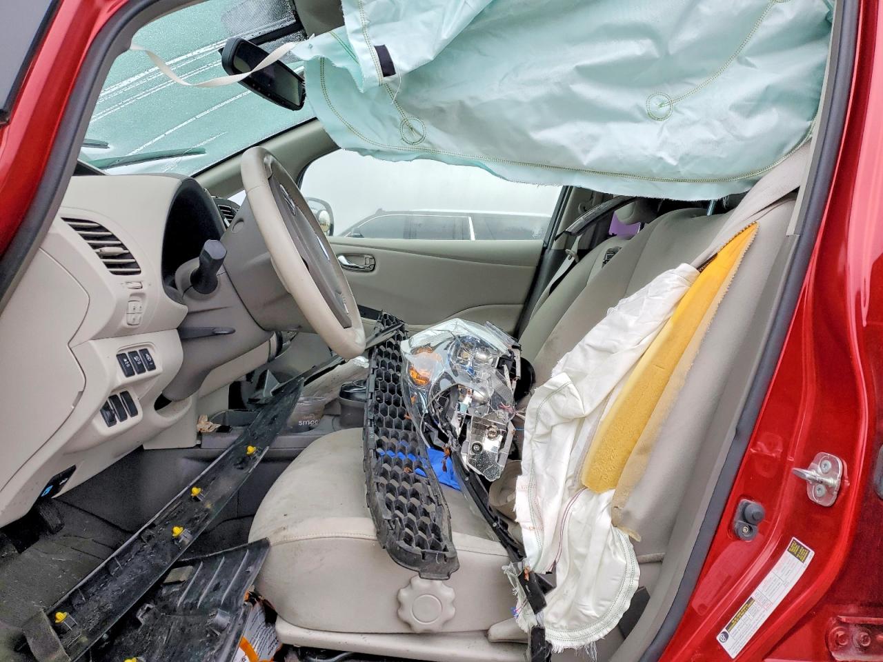 2012 NISSAN LEAF SV photo 7