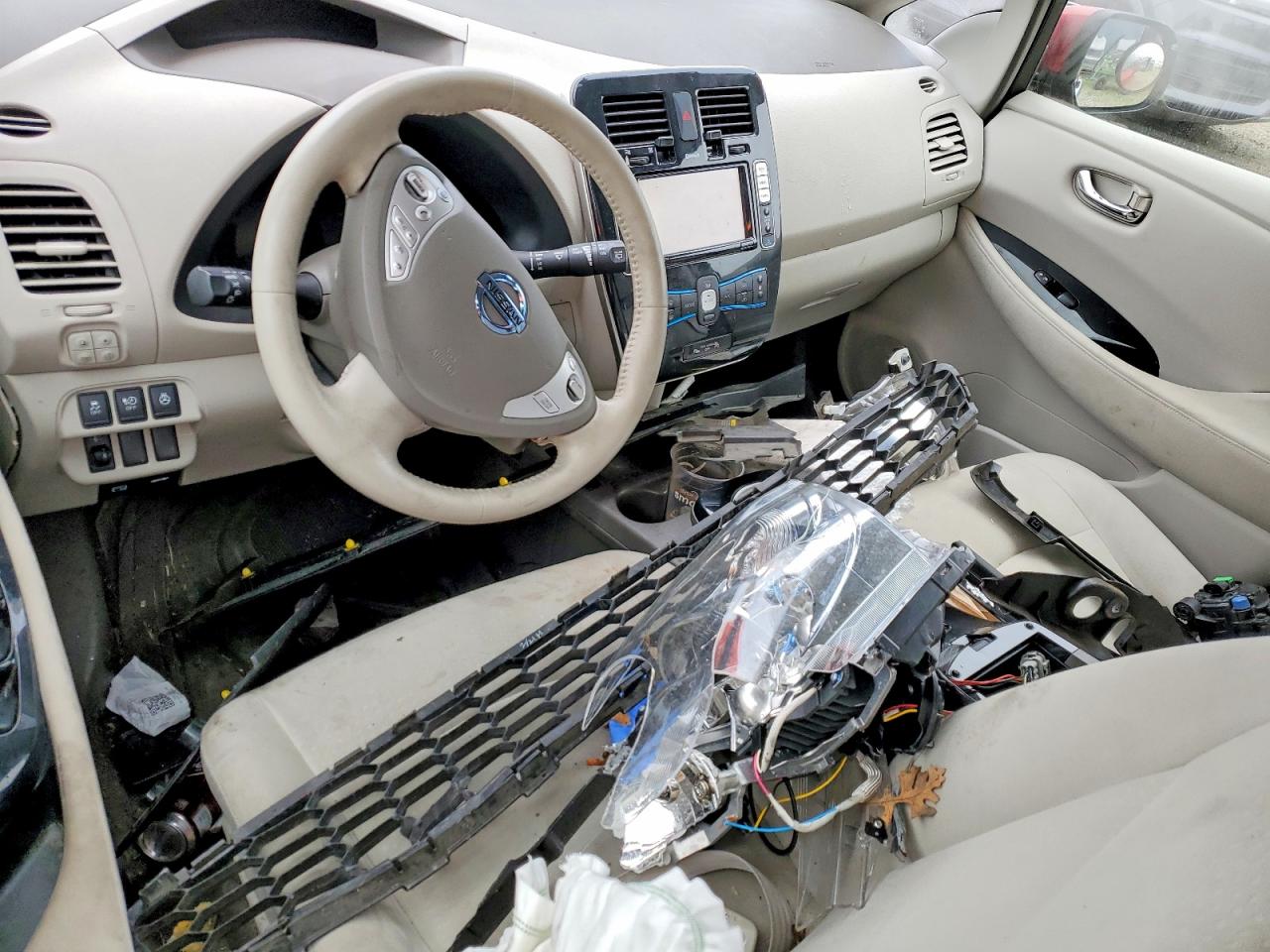 2012 NISSAN LEAF SV photo 8