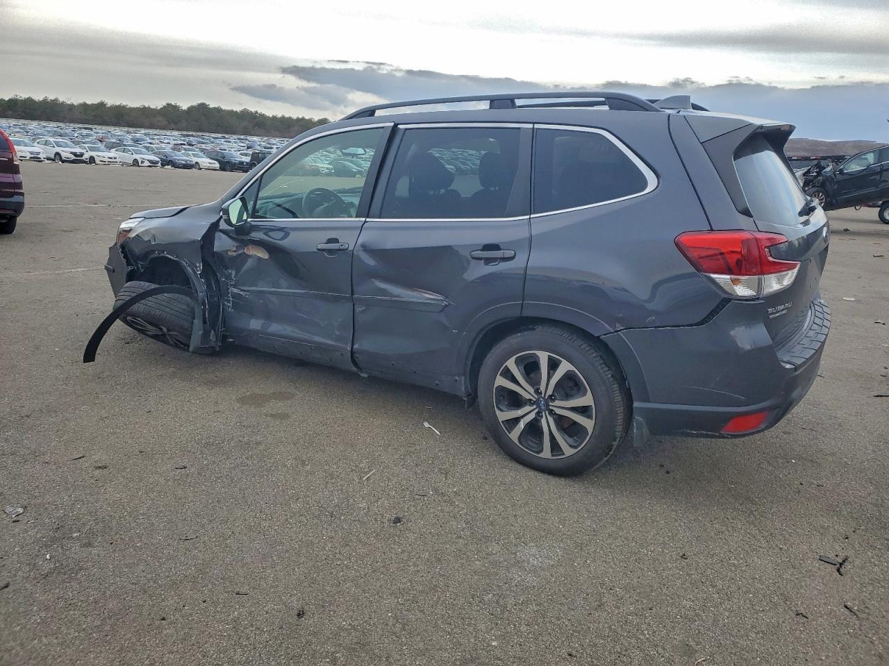 2021 SUBARU FORESTER LIMITED photo 3
