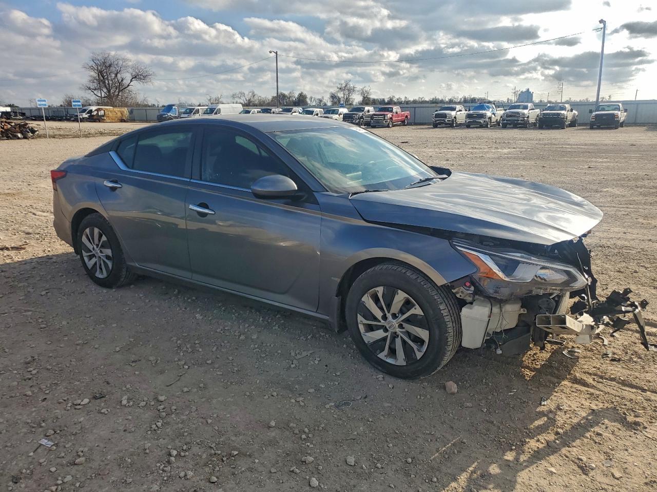 2019 NISSAN ALTIMA S photo 4