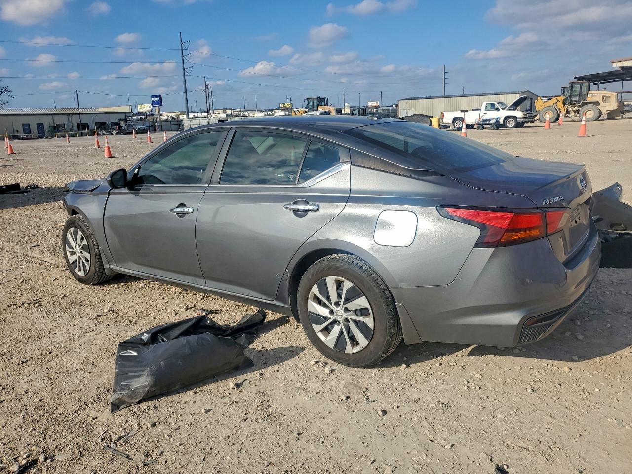2019 NISSAN ALTIMA S photo 2