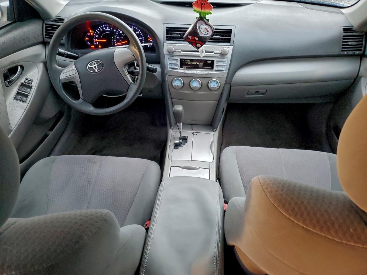 2010 TOYOTA CAMRY BASE photo 8