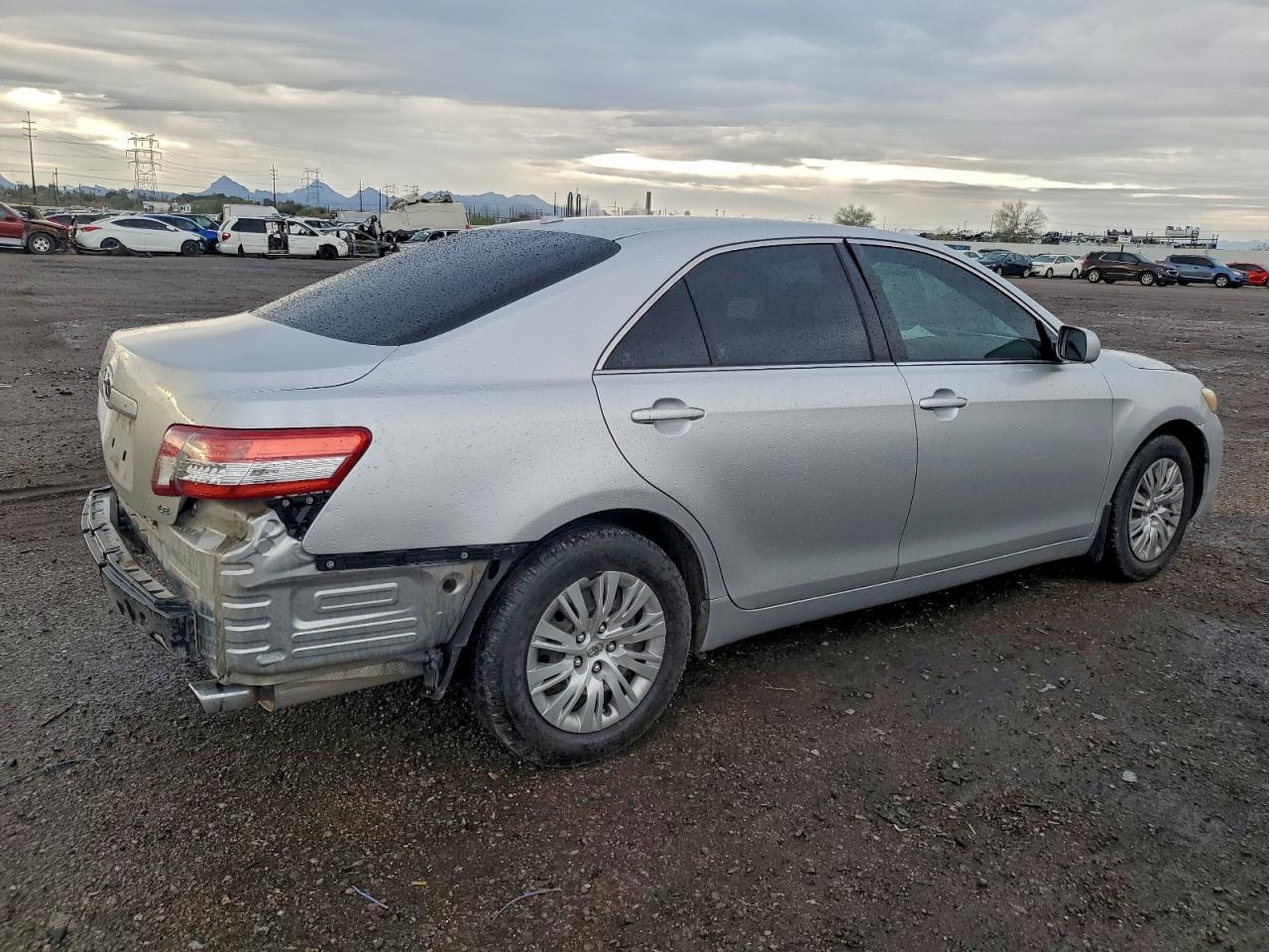 2010 TOYOTA CAMRY BASE photo 3