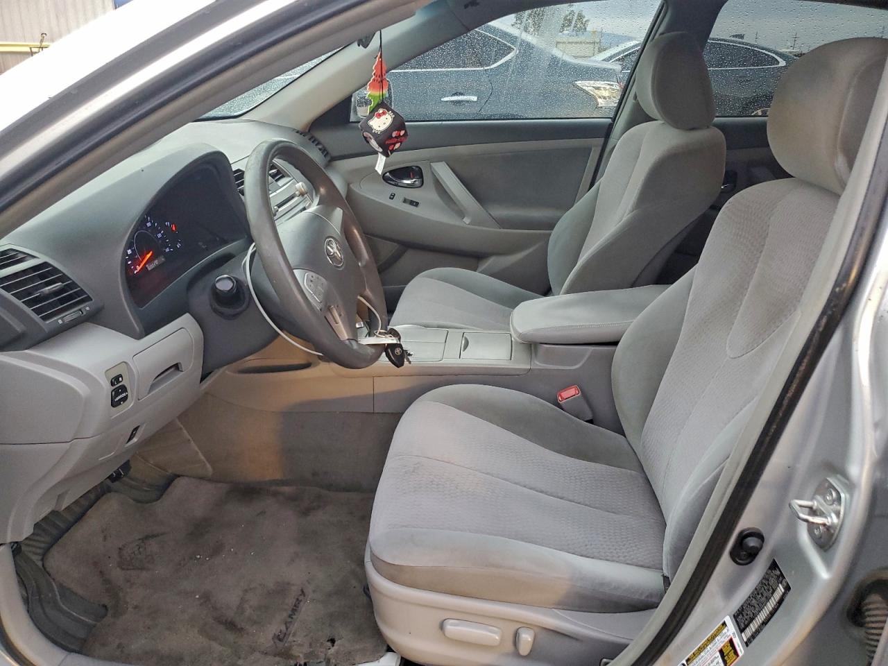 2010 TOYOTA CAMRY BASE photo 7