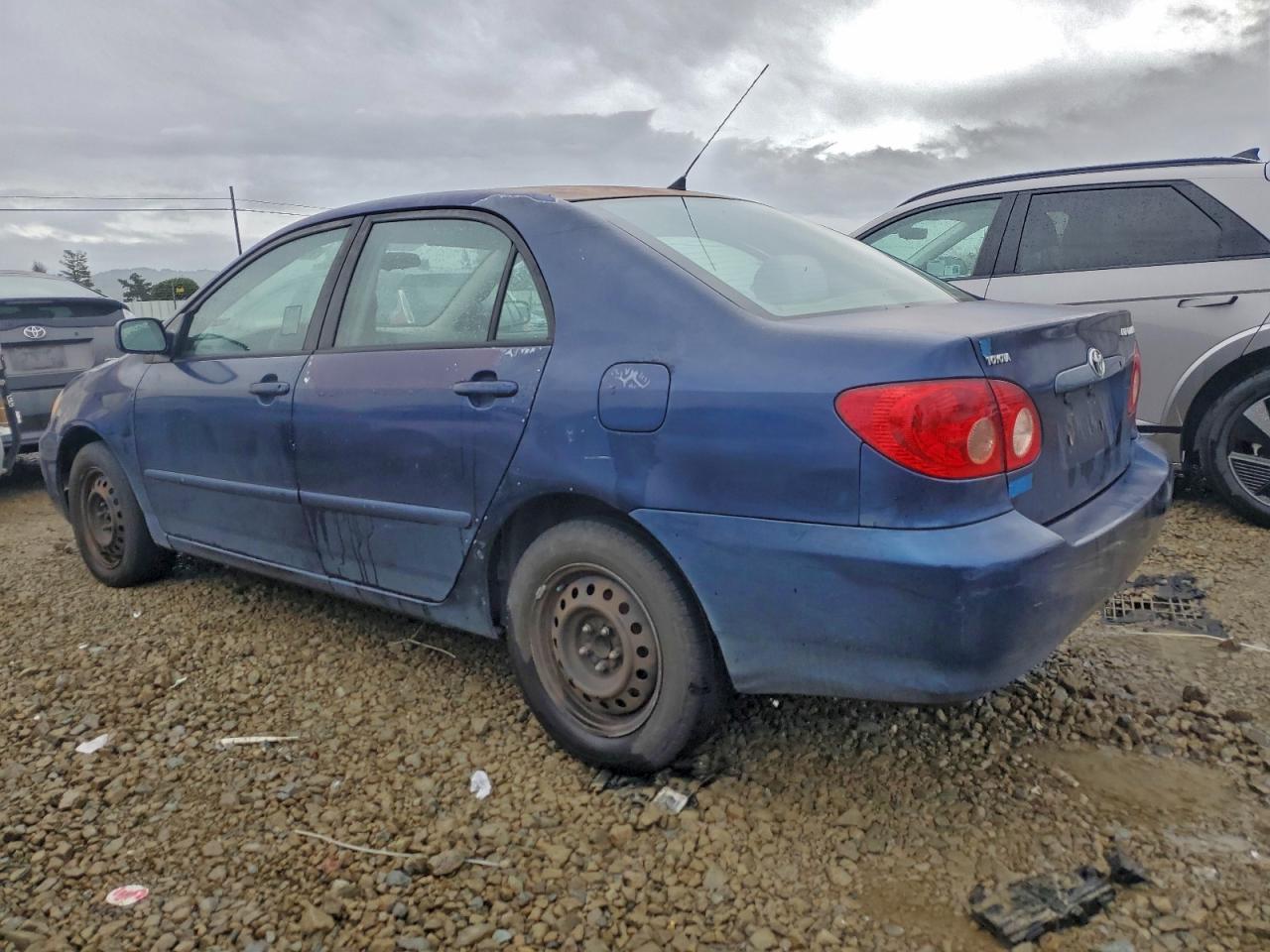2005 TOYOTA COROLLA CE photo 2
