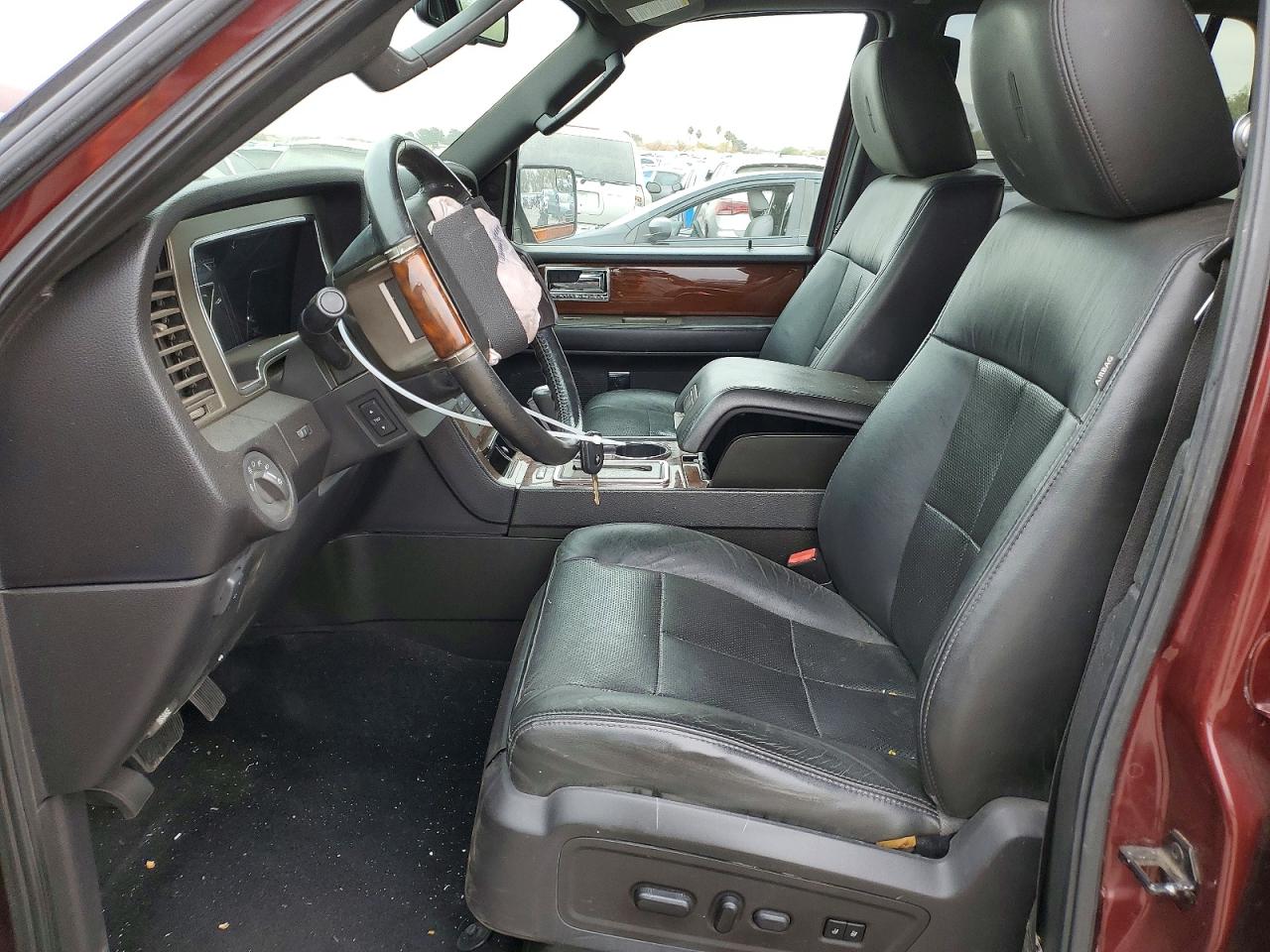 2013 LINCOLN NAVIGATOR photo 7
