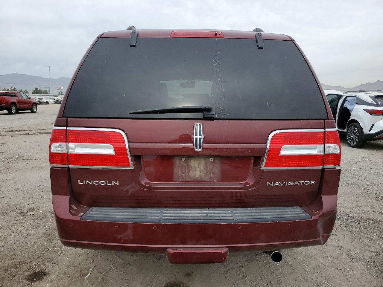 2013 LINCOLN NAVIGATOR photo 6