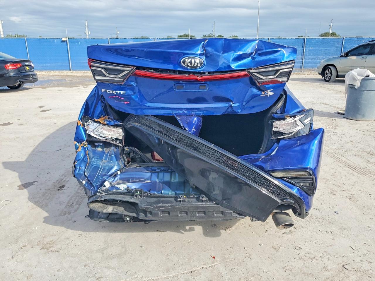 2019 KIA FORTE photo 6