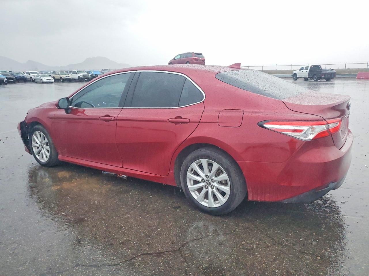 2020 TOYOTA CAMRY LE photo 3