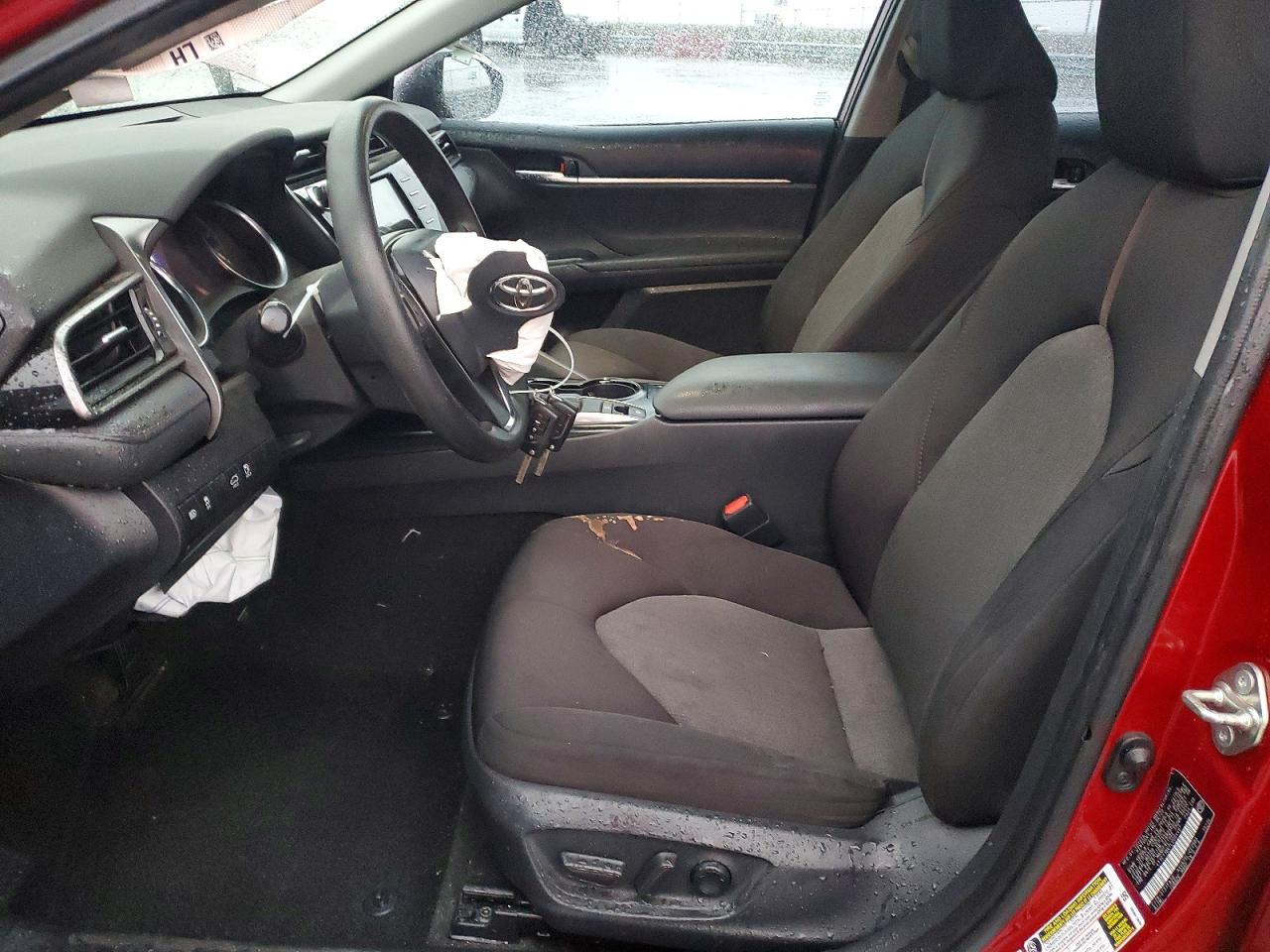 2020 TOYOTA CAMRY LE photo 13