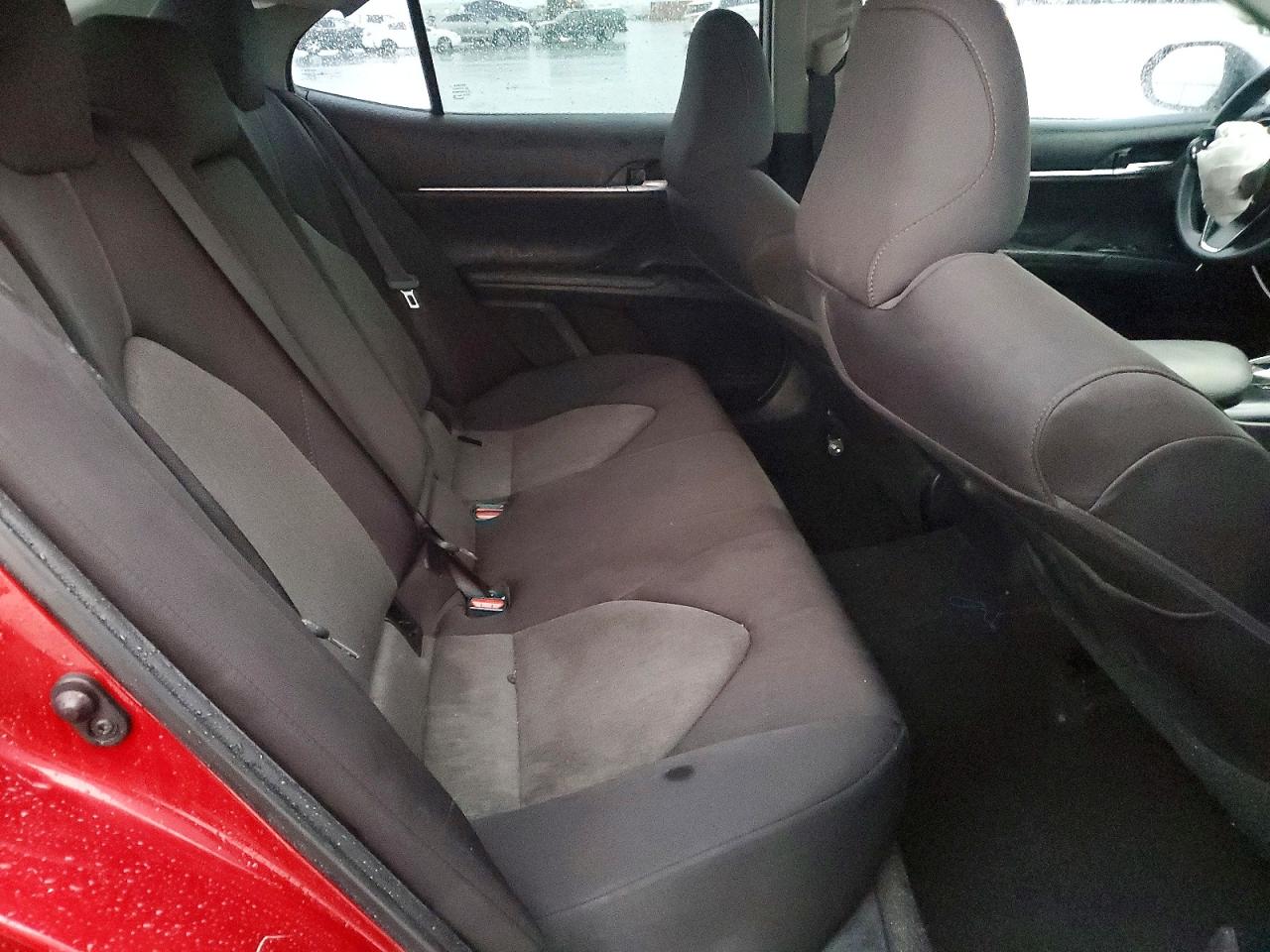 2020 TOYOTA CAMRY LE photo 19