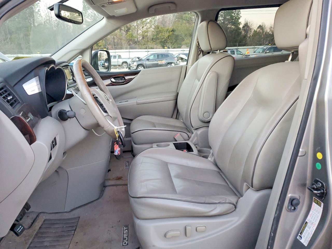 2012 NISSAN QUEST S photo 7