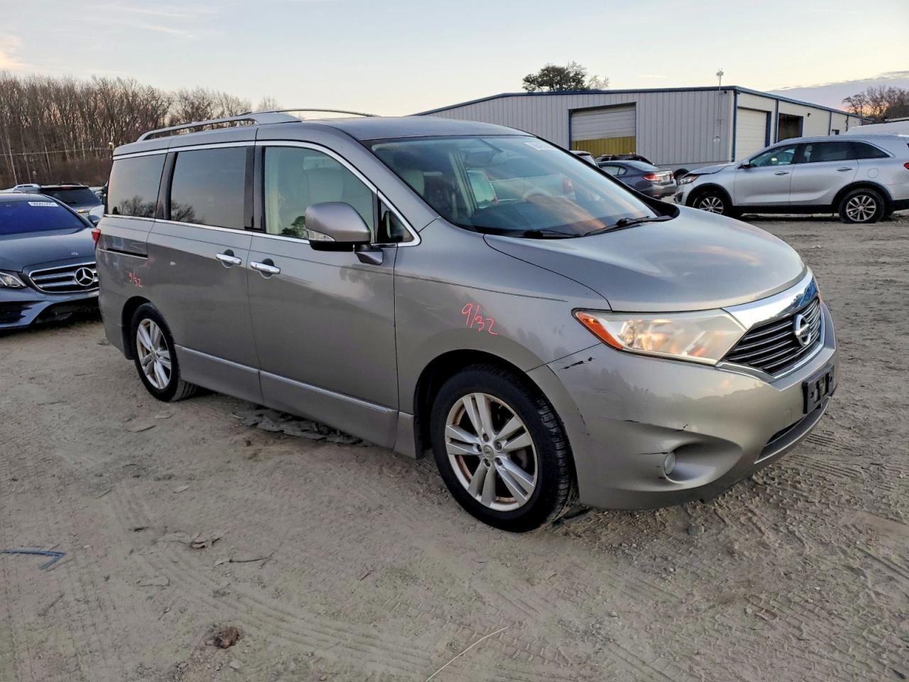 2012 NISSAN QUEST S photo 4