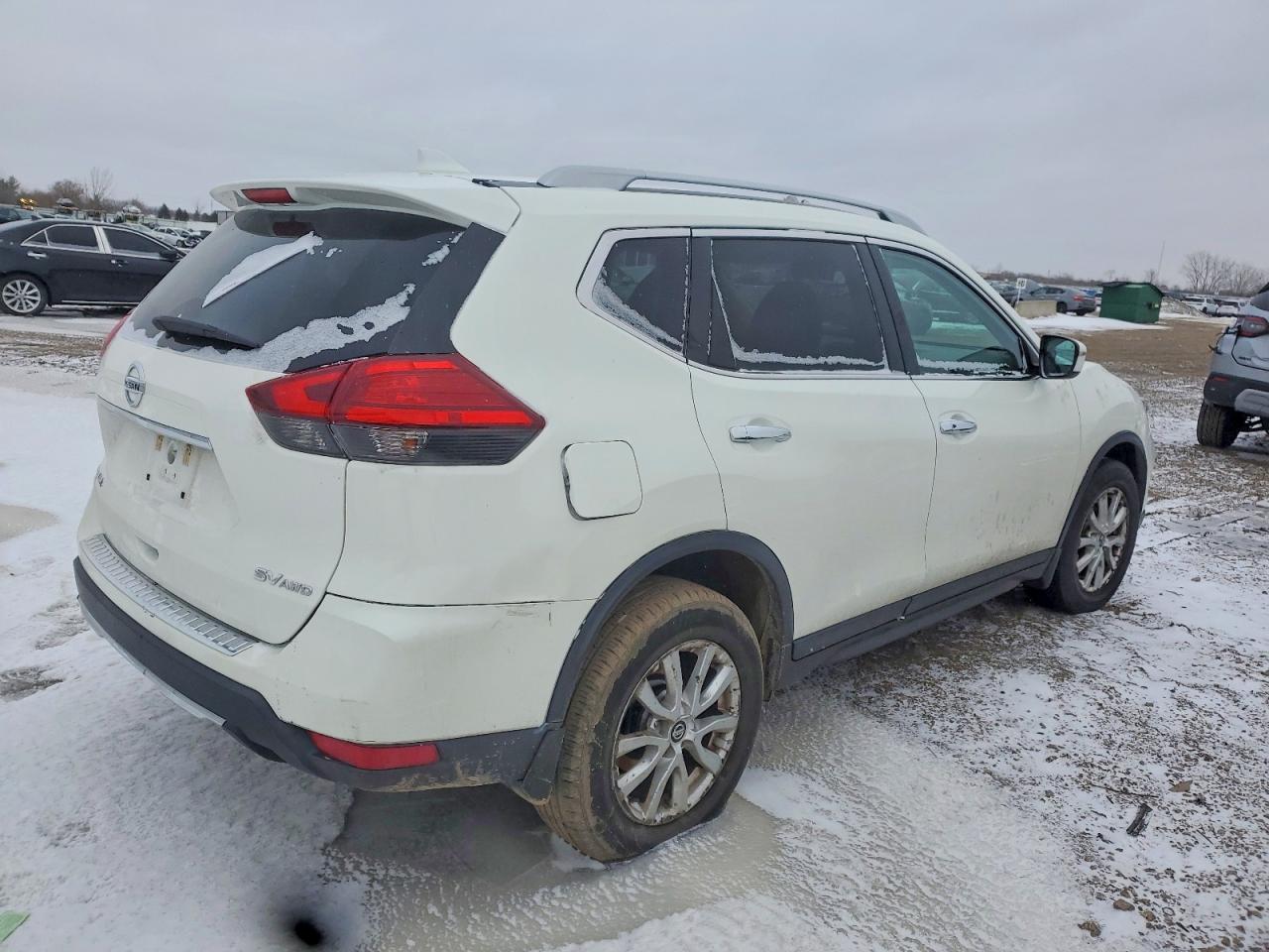 2017 NISSAN ROGUE SV photo 3