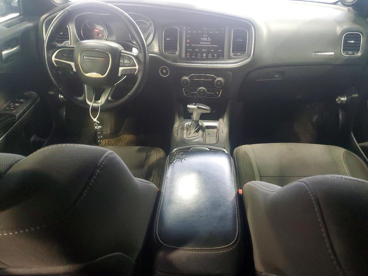 2016 DODGE CHARGER SXT photo 8