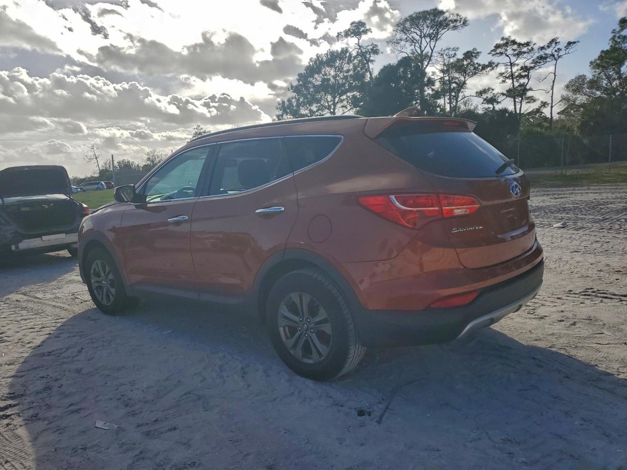 2015 HYUNDAI SANTA FE SPORT photo 2