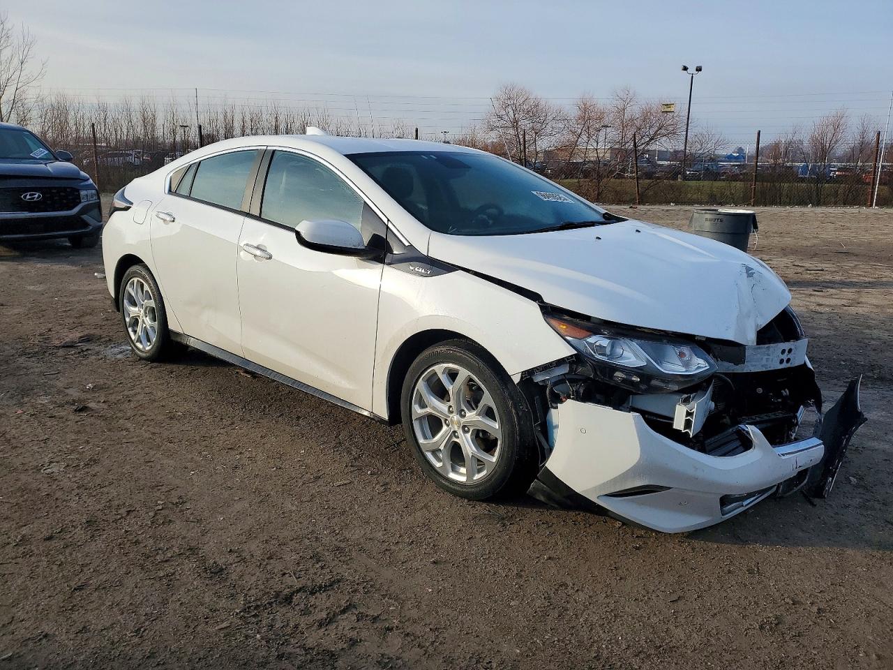 2016 CHEVROLET VOLT LTZ photo 4