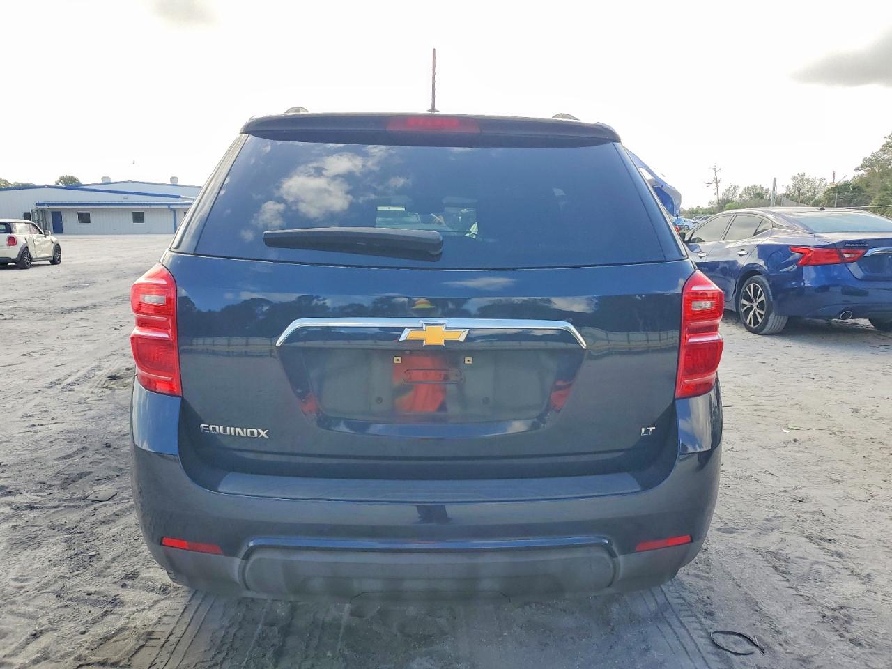 2017 CHEVROLET EQUINOX LT photo 6
