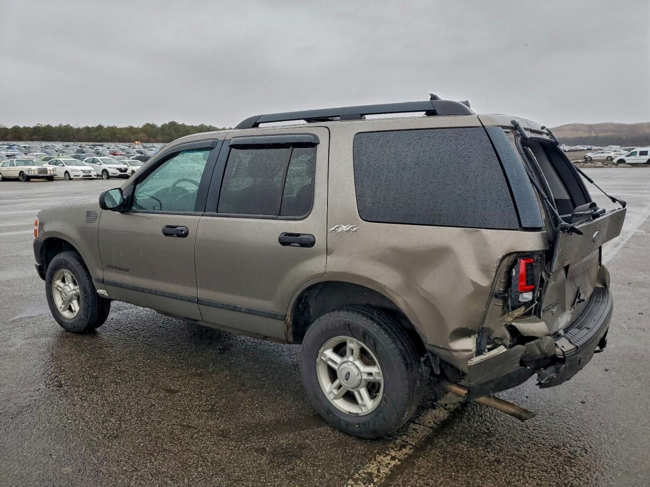 2005 FORD EXPLORER XLT photo 2